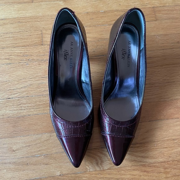 Anne Klein iflex Burgundy 3” Dress Heel.  Size 7.5 - Picture 9 of 11